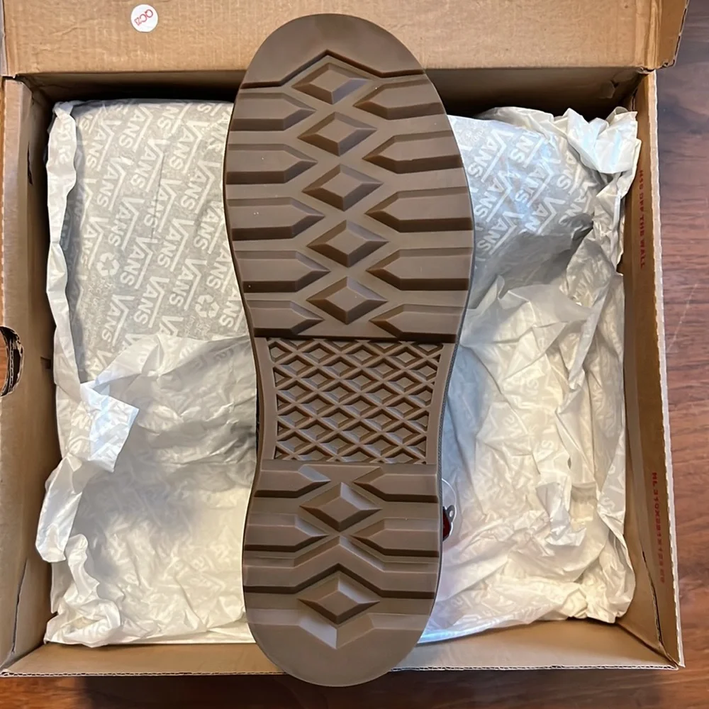 COPY - Vans Colfax Boot - Picture 2 of 3